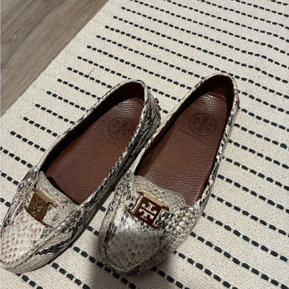 Tory Burch Snakeskin Pattern Loafers - Cream and Brown